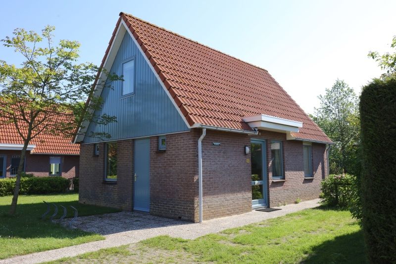 Cozy vacation home Type I - No. 55 Marel in Oosterend Texel, surrounded by greenery, perfect for a quiet vacation on the Wadden Islands.