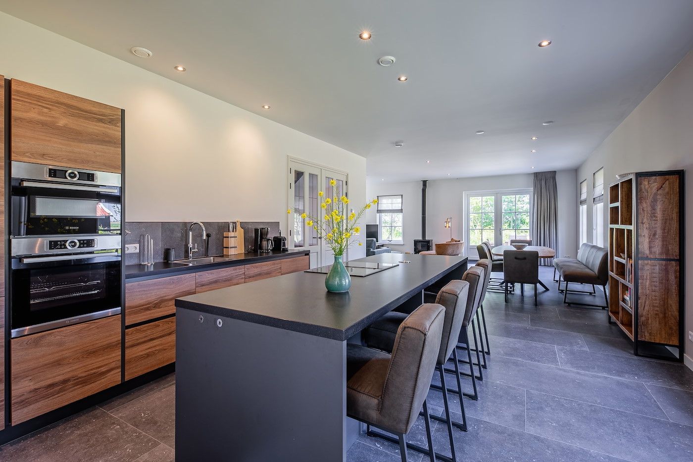 Tweede slaapkamer in vakantiehuis 46 - Nieuw Zeeland, Oosterend, Texel, met ensuite badkamer.