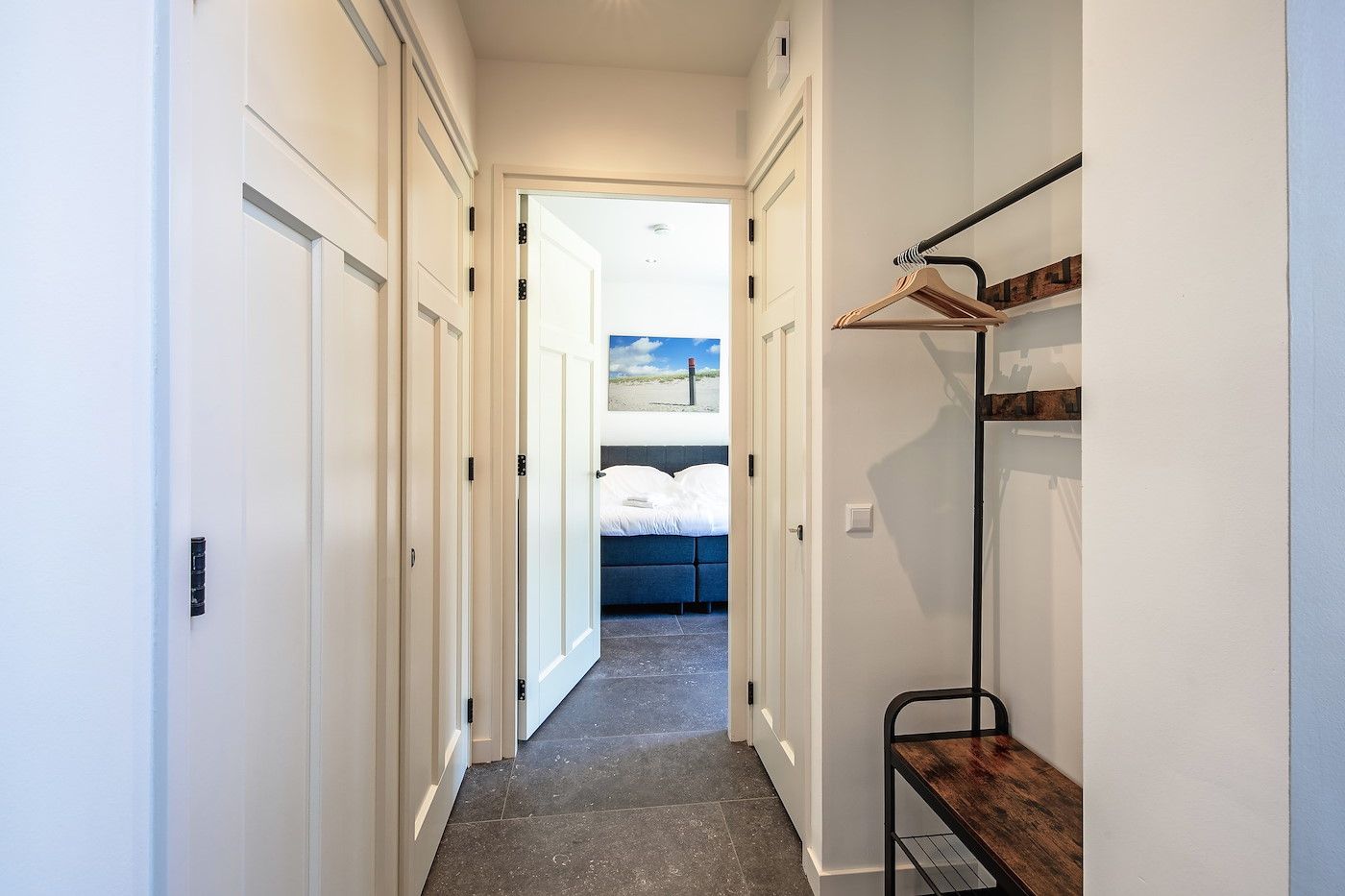 Gezellige slaapkamer met dakraam in vakantiehuis 46 - Nieuw Zeeland, Oosterend, Texel.