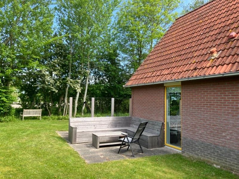 Sonnige Terrasse auf Typ I - Nr. 89 Lark in Oosterend Texel, umgeben von Natur.