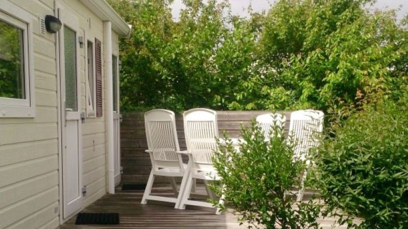 Sonnenterrasse am Vakantiepark de Bremakker Bosveld 104, Ferienhaus in De Dennen, Texel.