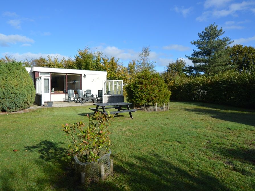 Ferienhaus de Parel 222 in De Dennen, Texel mit grossem Garten und Terrasse.