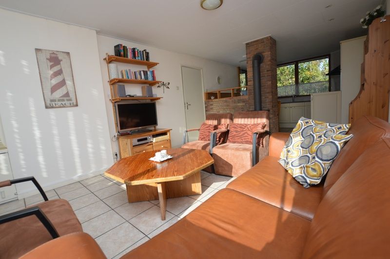 Modern eingerichtetes Ferienhaus de Parel 222 in De Dennen, Texel.