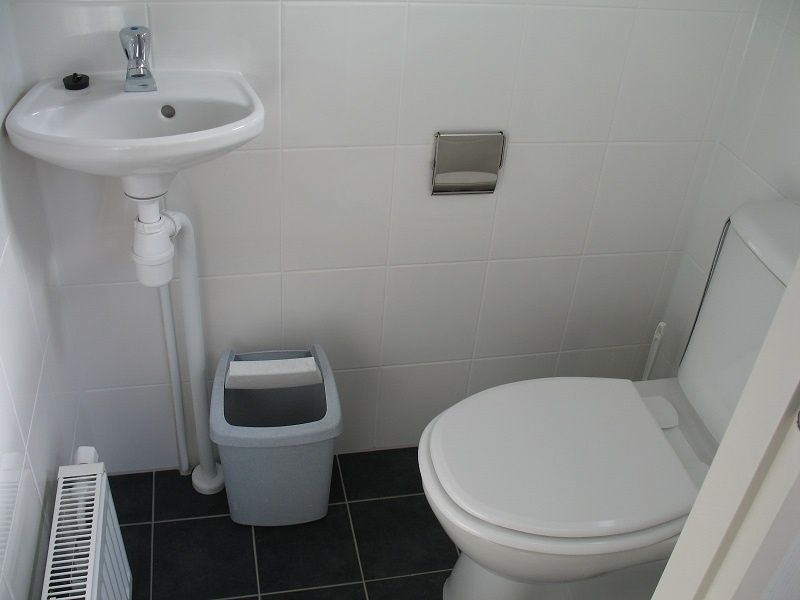 Moderne Toilette in Villetta Ferienhaus fuer 4 Personen in De Dennen, Texel, Waddeninseln.
