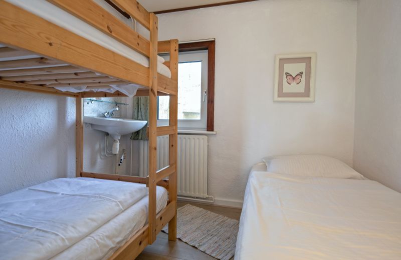 Kinderzimmer mit Etagenbett im Ferienhaus Swalefie, De Dennen, Texel, ideal fuer Familien.