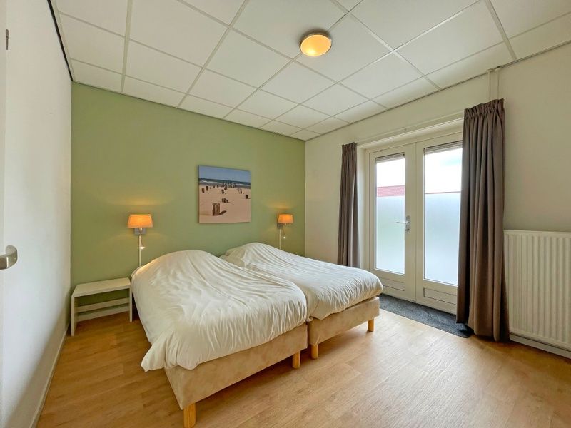 Stylish bathroom in Apartment Bos en Duin 08, De Dennen, Texel, with modern facilities.
