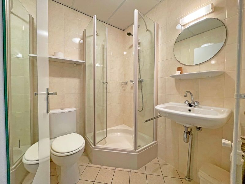 Exterior of Apartment Bos en Duin 08, De Dennen, Texel, surrounded by green nature and tranquility.