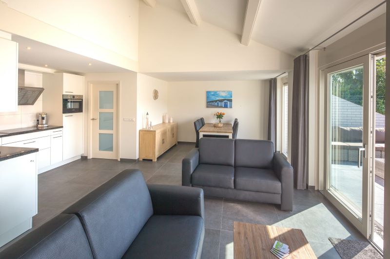 Gemuetliche Essecke im Ferienhaus Gortersmient 206, Bungalowpark Gortersmient, De Dennen, Texel.