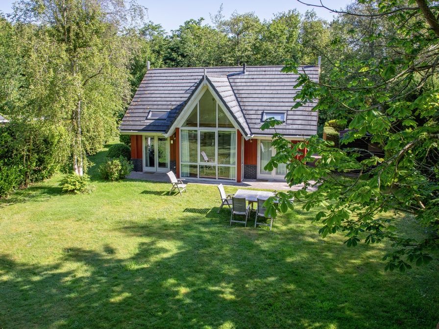 Monnikenweg 11 vakantiehuis met groene tuin in De Dennen, Texel.