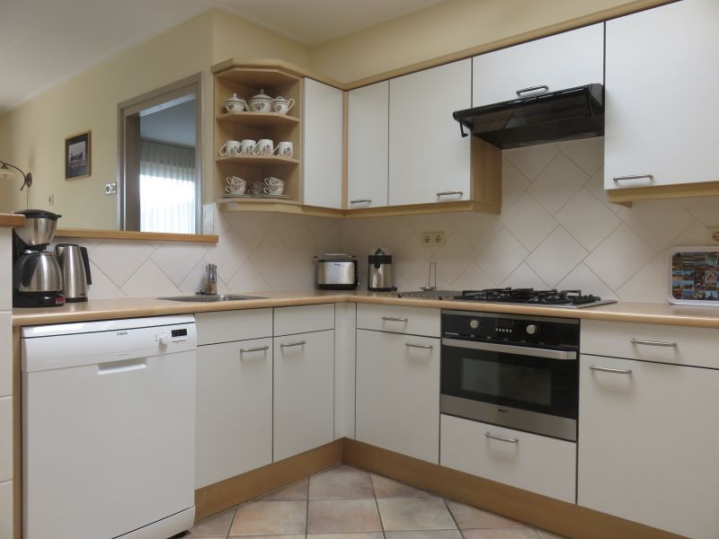 Voll ausgestattete Kueche im Bungalowpark Uterste Coogh, Bungalow 114 in De Dennen, Texel, fuer alle Ihre Kochbeduerfnisse.