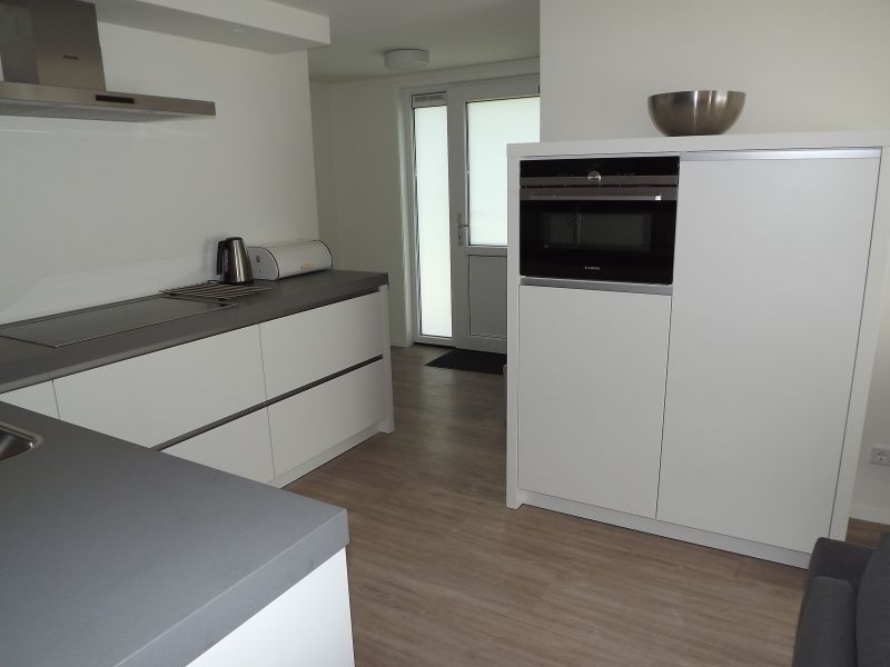 Compact and functional kitchen in Holiday home Gortersmient 350, De Dennen, Texel.