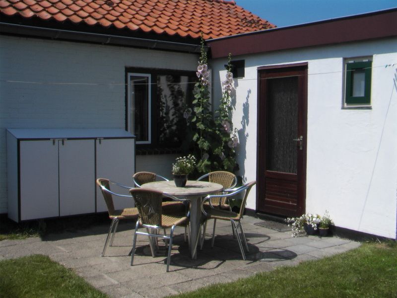 Sonnenterrasse im Ferienhaus Langsteert, De Dennen, Texel, Watteninseln.