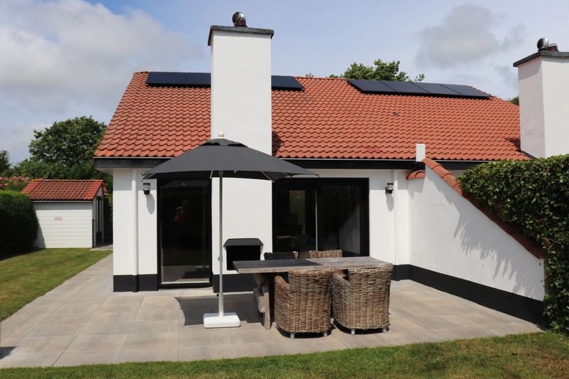 Gemuetliche Terrasse im Ferienhaus Gortersmient 302 in De Dennen, Texel.