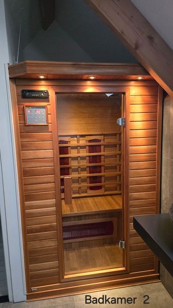 Infrared sauna in Helianthus vacation home, De Dennen, Texel for ultimate relaxation.