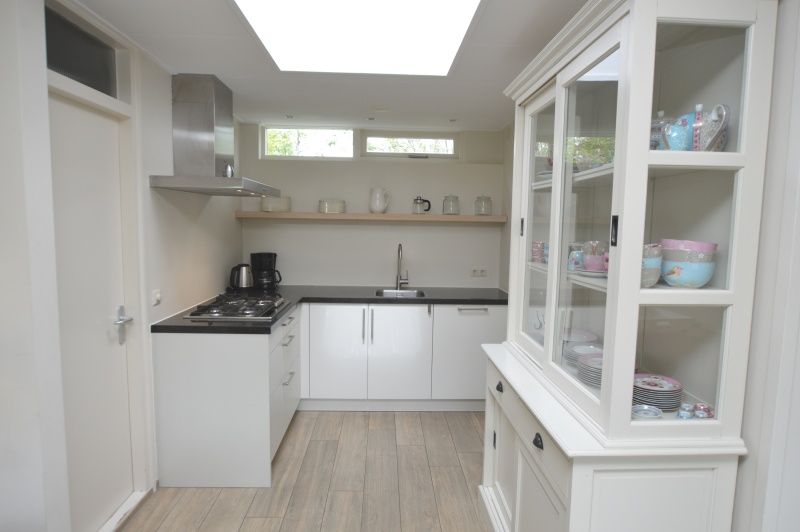 Essecke mit Holztisch im Ferienhaus Tempelierweg - Kogermient 11, De Dennen, Texel.