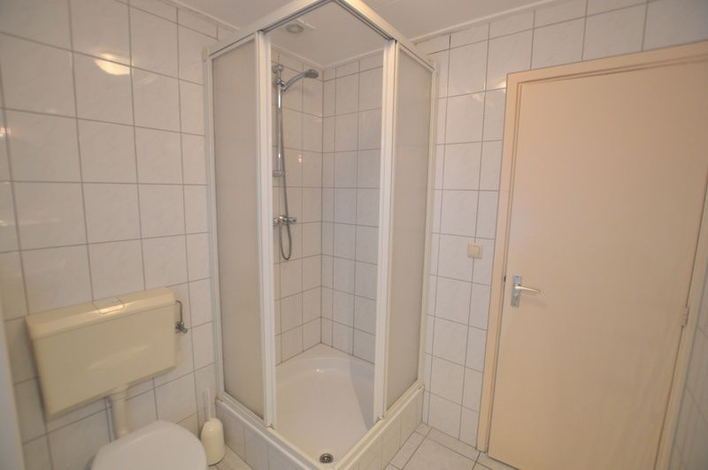 Stilvolle Duschkabine im Tempelierweg 37, De Dennen, Texel fuer erfrischende Momente.