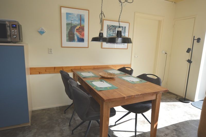 Eethoek in Tempelierweg 27 - Matranos, vakantiehuis in De Dennen, Texel met stijlvolle inrichting.