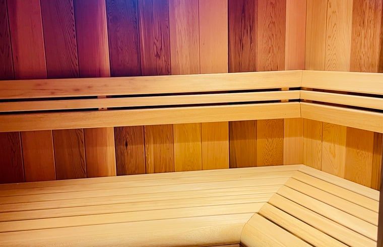 Luxe sauna in vakantiehuisje in Ballum, Ameland voor ultieme ontspanning.