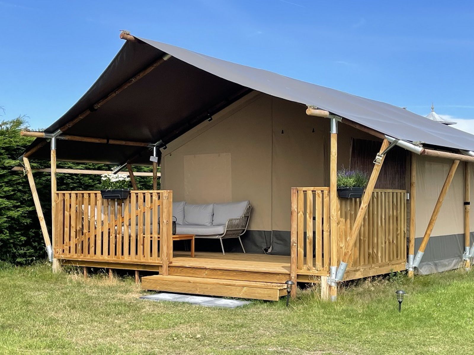 Guest house 0403238 - Tent house Ameland - Safaritent incl. sanitair