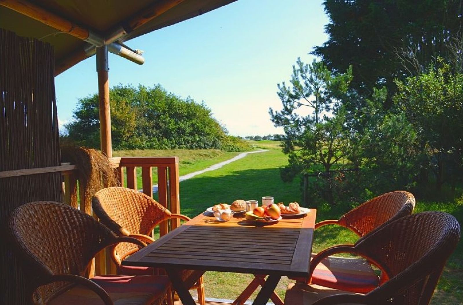 Guest house 0403238 - Tent house Ameland - Safaritent incl. sanitair