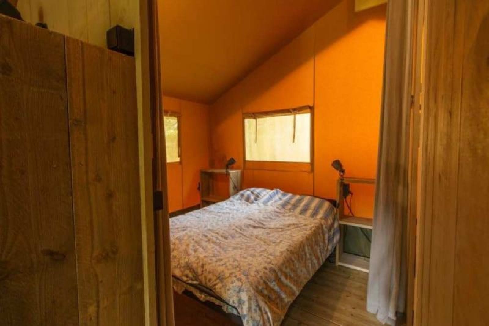 Guest house 0403238 - Tent house Ameland - Safaritent incl. sanitair