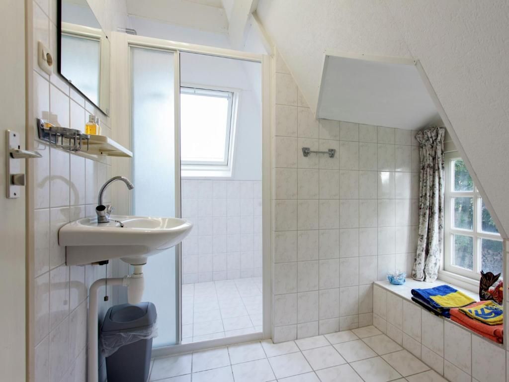 Guest house 040409 - Holiday property Ameland - Fairytale Cottage in Nes Friesland with garden and terrace