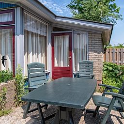 Aussenterrasse von 9600 - Daalder - Komfort-Ferienhaus auf Texel mit Gartenmoebeln.