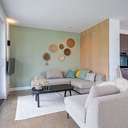 Stilvolles Interieur des Ferienhauses Brakzand in De Cocksdorp Texel, mit moderner Einrichtung.