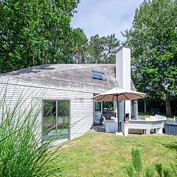 Park Duynzoom - Villa Duynzoom, vacation home in De Koog, Texel, with cozy outdoor space and nature.