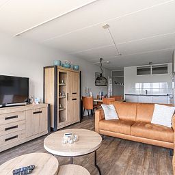 Stilvolle Einrichtung des Appartements Juliana 096 Insel- und Meerblick, De Koog, Texel mit komfortablen Moebeln.