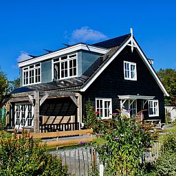 Charmant vakantiehuis Residence Rustiek in De Koog, Texel met zonnige tuin.