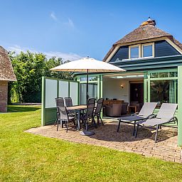 Guest house 0102965 - Holiday property Texel - Het Buitenhof villa 53 met serre