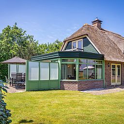 Guest house 0102965 - Holiday property Texel - Het Buitenhof villa 53 met serre