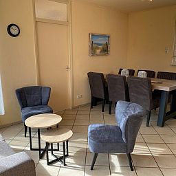 Cozy living room of Tuinwal vacation home in Oosterend Texel.
