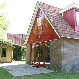 Typ II+ - Nr. 77 Goldfinch, geraeumiges Ferienhaus in Oosterend Texel mit sonnigem Garten und Nebengebaeude.