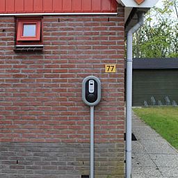 Ladegeraet fuer Elektroautos bei Typ II+ - Nr. 77 Goudvink, Ferienhaus in Oosterend Texel.