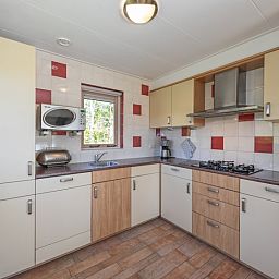 Volledig uitgeruste keuken in 8690 - Junier - Huisman vakantiehuis, Zuid-Eierland, Texel, met moderne apparatuur.