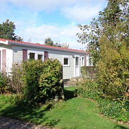 Gemuetliches Ferienhaus Vakantiepark de Bremakker Bosveld 104 in der natuerlichen Umgebung von De Dennen, Texel.