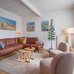 Gemuetliche Terrasse im Bungalowpark 't Luwe Land - 7B - De Wijnhof, Ferienhaus in De Dennen, Texel, umgeben von viel Gruen.