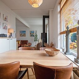 Gartenanlage mit Blumen und Obst im Bungalowpark 't Luwe Land - 7B - De Wijnhof, Ferienhaus in De Dennen, Texel.