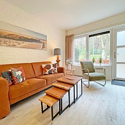 Open kitchen and dining area in Apartment Bos en Duin 08, De Dennen, Texel, ideal for a relaxing stay.