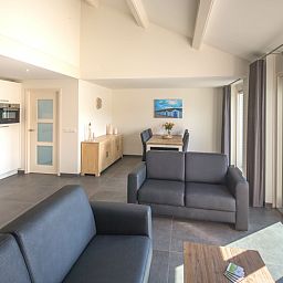 Gemuetliche Essecke im Ferienhaus Gortersmient 206, Bungalowpark Gortersmient, De Dennen, Texel.