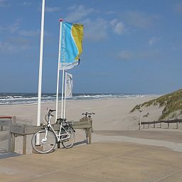 Strand bei Protter Ferienhaus in Buren, Ameland, ideal fr Entspannung auf den Watteninseln.
