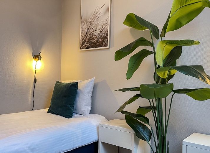 Buiten dineren bij Unieke 12 pers. Farm Lodge De Muy op Hoeve Vianen, De Cocksdorp, Texel.