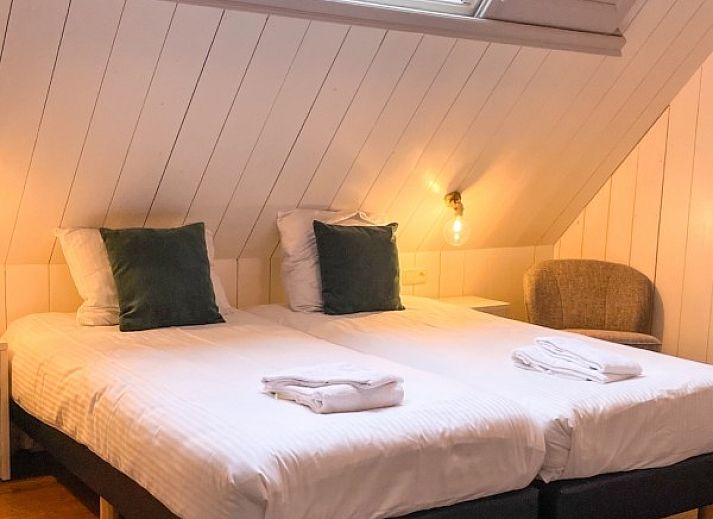 Moderne inrichting in Unieke 12 pers. Farm Lodge De Muy op Hoeve Vianen, De Cocksdorp, Texel.