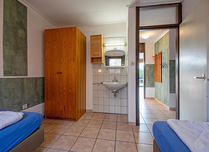 Geraeumige Kueche im Ferienhaus Slufterhoek 114, ideal fuer Familienabende in De Cocksdorp, Texel.