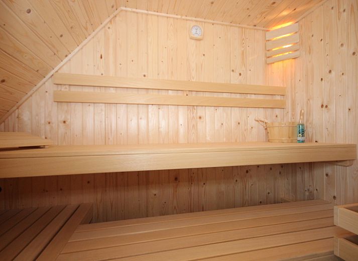 Moderne Kueche in Villa De Witte Hoek 138 Wintergarten, De Cocksdorp Texel, komplett ausgestattet.