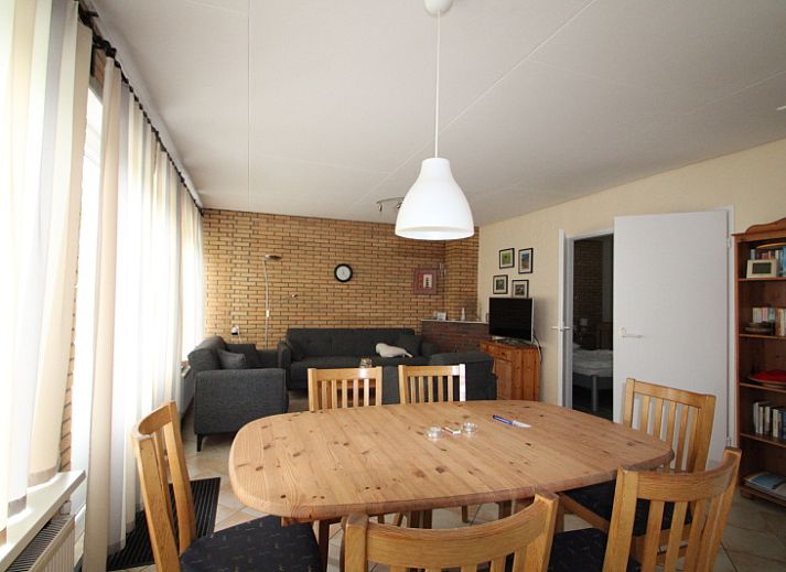 Vorderansicht des Ferienhauses Slufterhoek 064 in De Cocksdorp, Texel auf den Watteninseln.