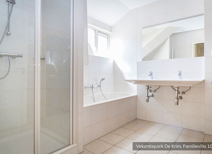 Familievilla 10 persoons in De Cocksdorp, Texel met uitzicht op vijver en natuur.