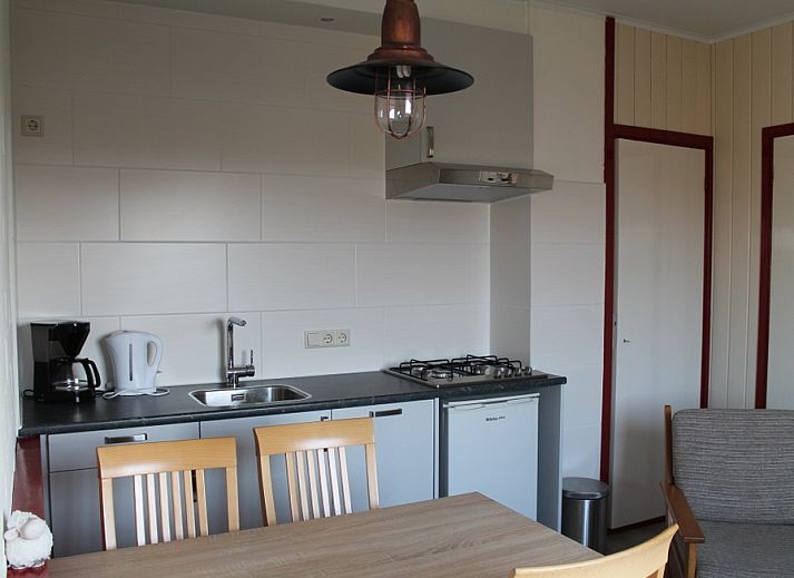 Moderne Kueche im Ferienhaus Onder de vuurtoren 115, De Cocksdorp, Texel mit allen modernen Annehmlichkeiten.